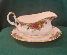 Old country roses Gravy boat and stand