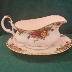 Old country roses Gravy boat and stand