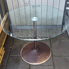 Round glass table