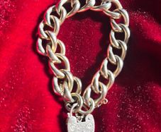 Stunning solid 9ct YELLOW GOLD bracelet