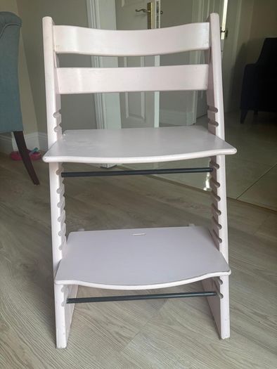 pink Tripp trappe stokke chair