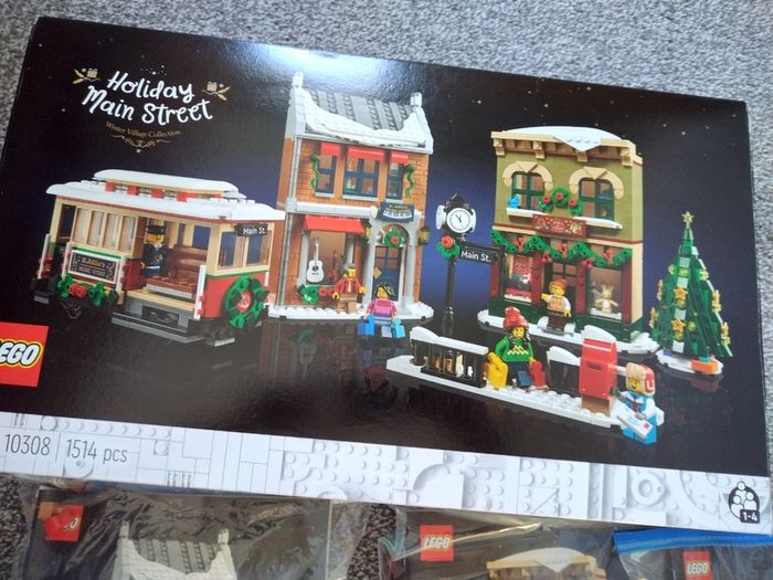 LEGO Winter Village Holiday Main Street 10308