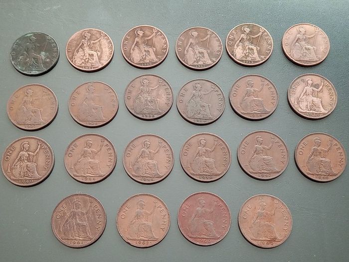 22 British Pre-Decimal Pennies (1904-1967) mixed monarchs