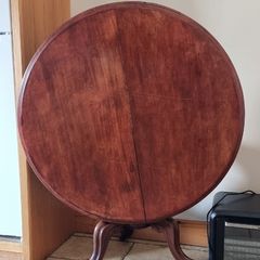 Mahogany tilt top table