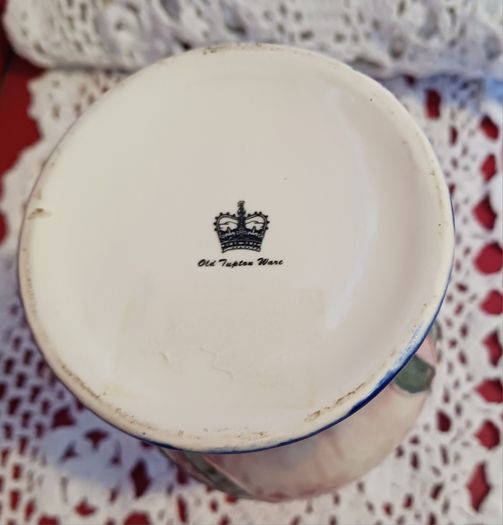 Old Tupton Ware / Iris Vase