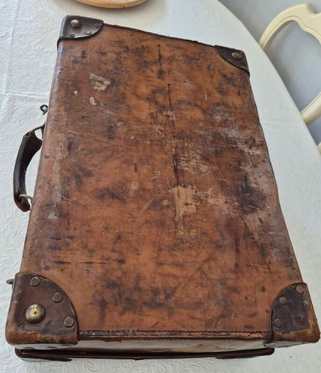 Antique Leather Case