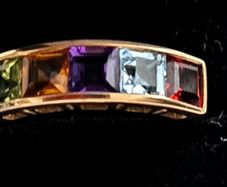 9ct gold gemstone ring size M
