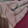 studd earrings Image 4