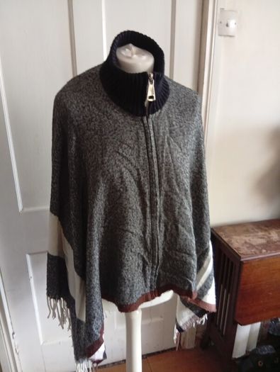 River island poncho