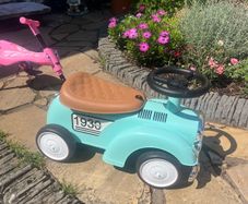 Vintage Roadster ride on car