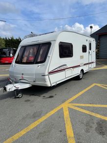 Caravan Carisma 565 4 berth