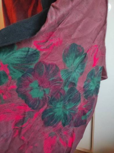 Reversible scarf shawl