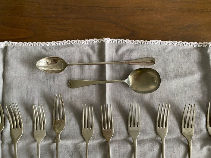 Cutlery - forks & spoons vintage