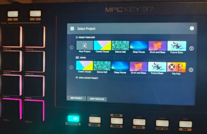 Akai MPC Key 37 Like New