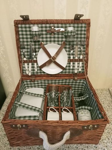 Large Picnic Set Wicker Basket  for 2 person include a bottle of  wine
