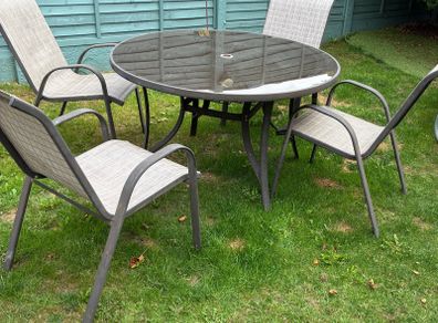 Free garden table and 5 chairs