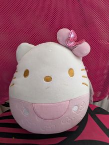 Hello Kitty Squishmallow