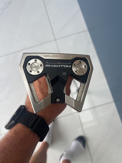 33" Scotty Cameron phantom 9 putter.