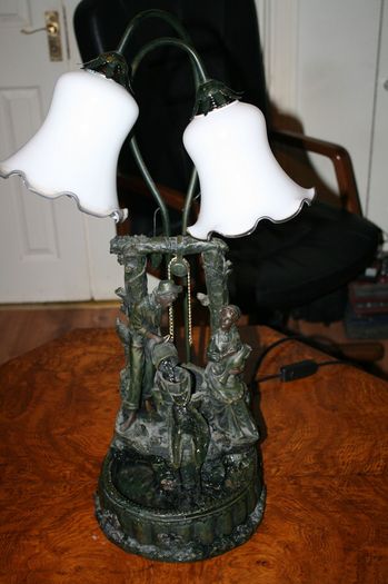 Vintage Fountain Table Lamp