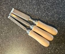 3 chisels, incl. Ward and Mawhood