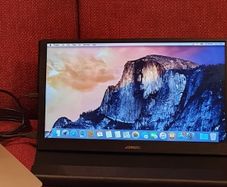 Portable monitor Touchscreen type c  and HDMI with integrated speakers