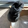 Yeezy size 6 trainers Image 2
