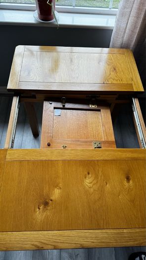 Beautiful extendable table