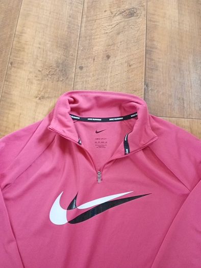 Nike top