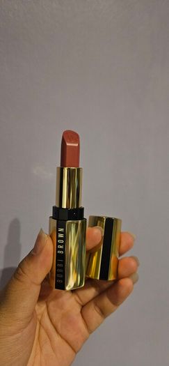 Bobbi Brown Luxe Lipstick in Sandwash Pink