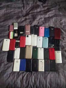 Joblot of 38 Phones Mostly for Parts or Repair
