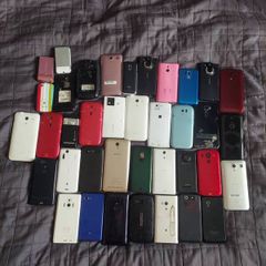 Joblot of 38 Phones Mostly for Parts or Repair
