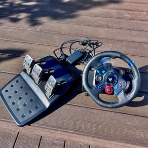 Logitec G29 wheel and pedals