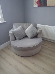 Swivel chair