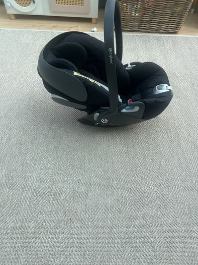 Cybex Cloud Z i-Size and Cybex Isofix