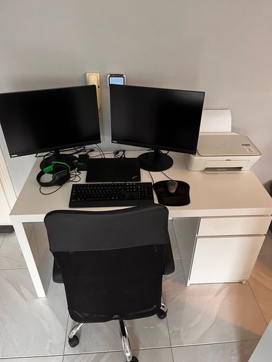 Desk Chair and Printer. Another things NOT FOR SALE.