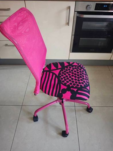 Pink Swivel Chair