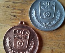 2 DDR medals  award hunting dogs