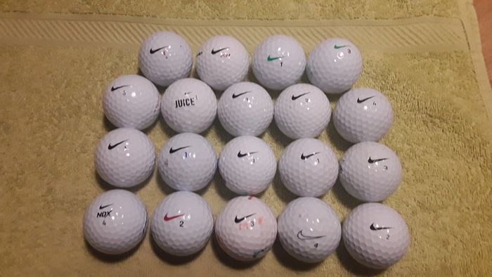 19 Nike Golf balls