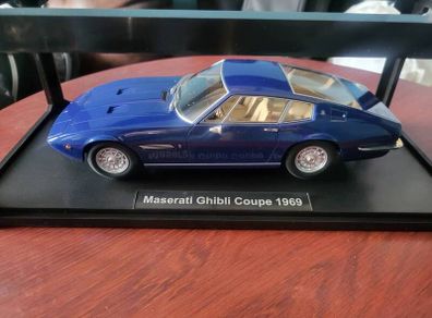 1:18 scale Maserati