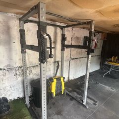squat rack