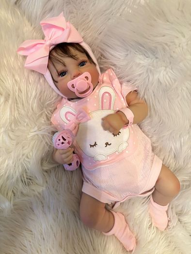 Reborns by Laura.  Baby Ashley.  Heavy, Weighted Reborn Doll.  Welcome to View.