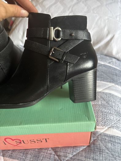 ankle boots