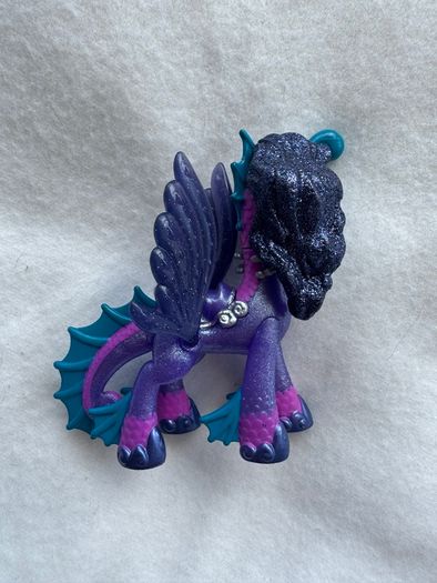 Hatchimals Pixies Riders Seastallion Glider Used Please look at the pictures