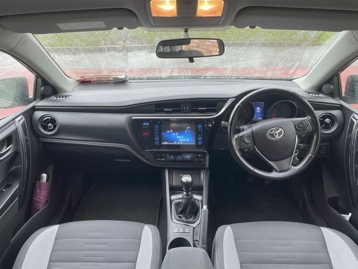 Toyota Auris 2016