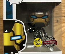 Funko Marvel: Iron Man Model 39 (GITD Exclusive) #555