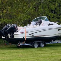 Beneteau flyer 750.