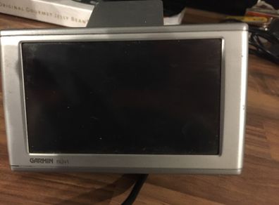 Garmin Nuvi Sat Nav With Windscreen Mount And Car Charger.