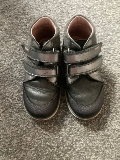 Girls shoes size 27