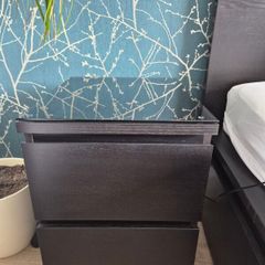 2 bedside tables