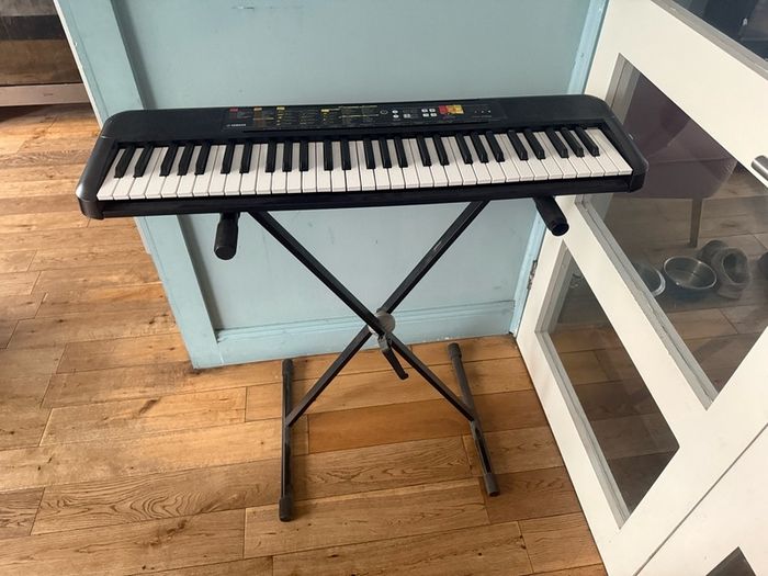 Yamaha piano keyboard